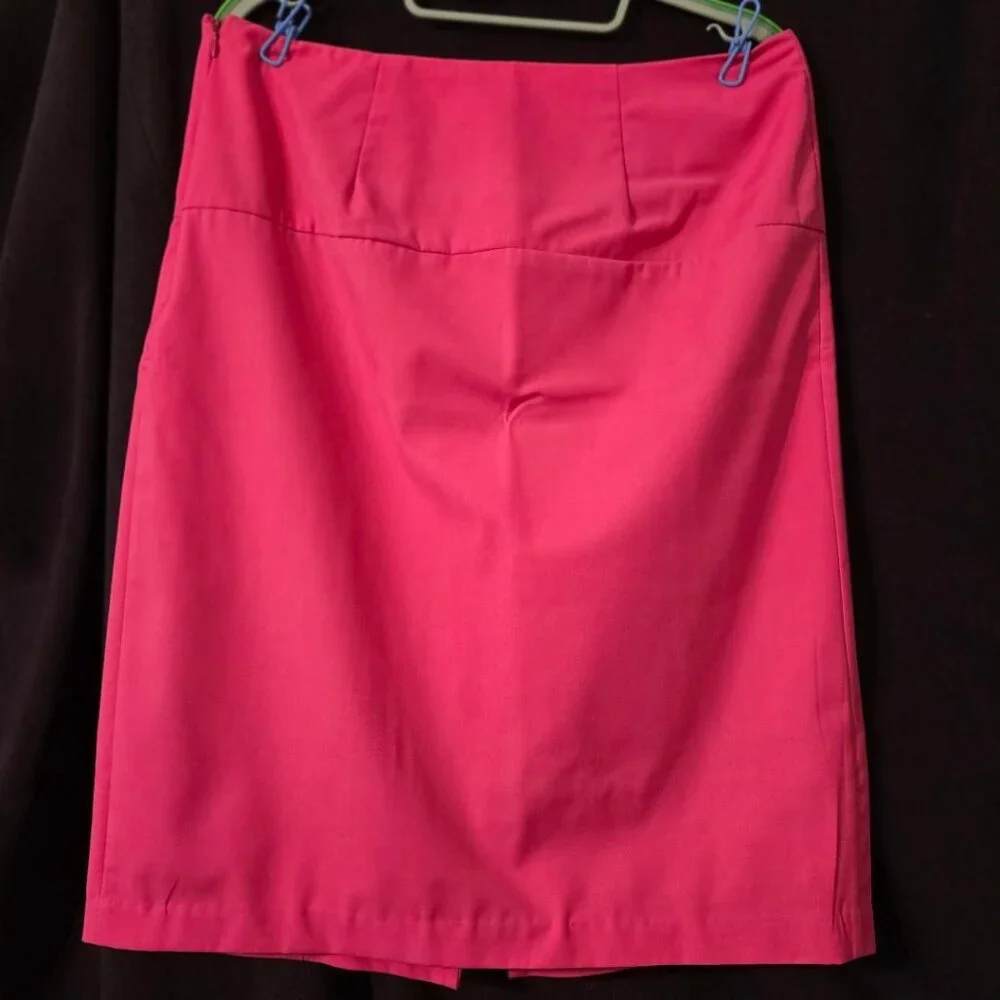 XL Ampersand Hot Pink Pencil with Back Ruffles Midi Lined Skirt 100% Cotton